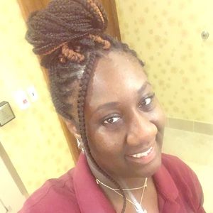 Meet your Posher, Nikee